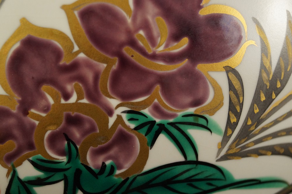 Flower Vase Motif Close-Up 2