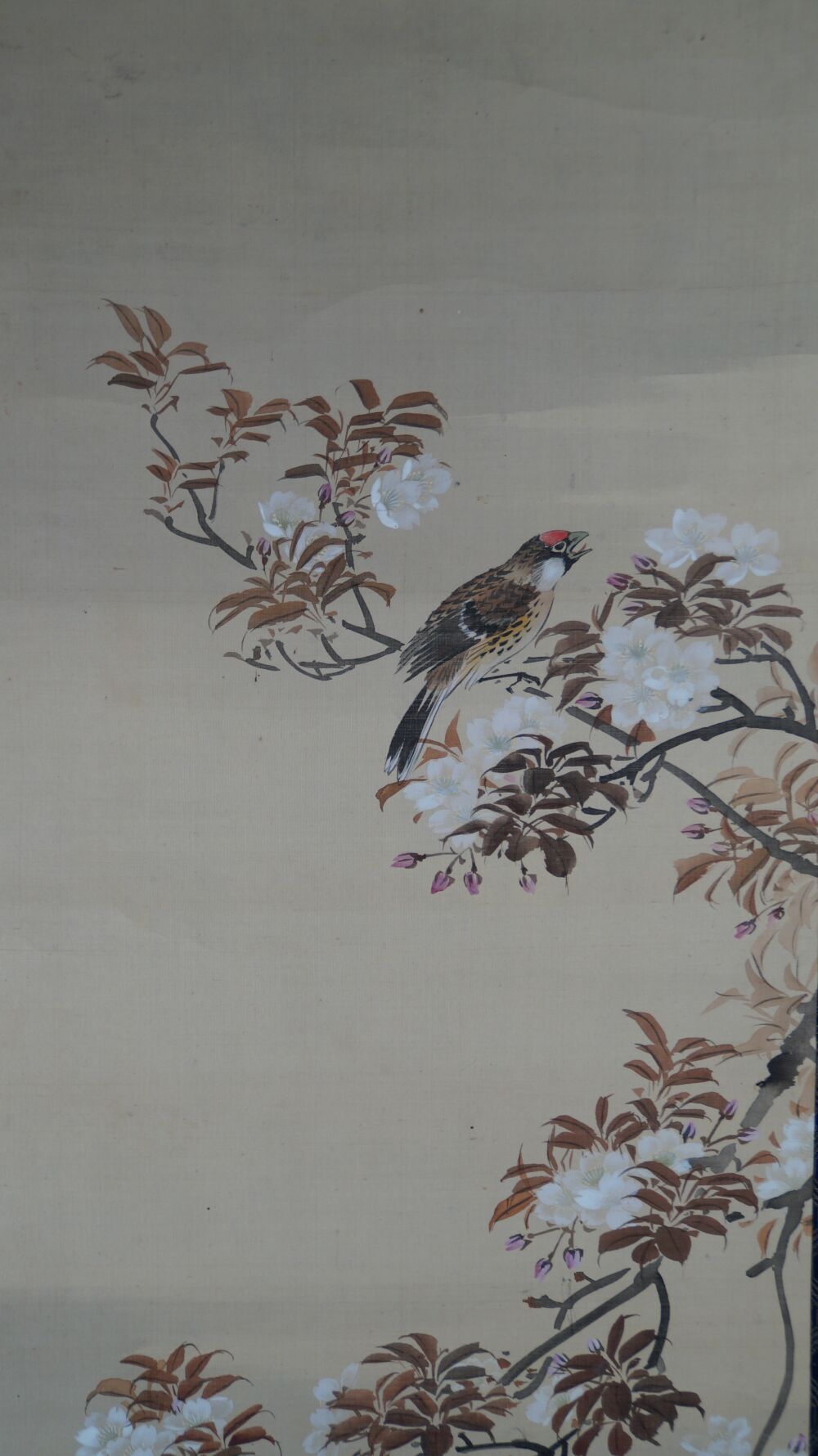 Weitere Ansicht des Gesamtmotivs mit singendem Vogel und Kirschbluetenzweigen im Kakemono Singender Vogel im Kirschbluetenzweig, ohne Rahmung