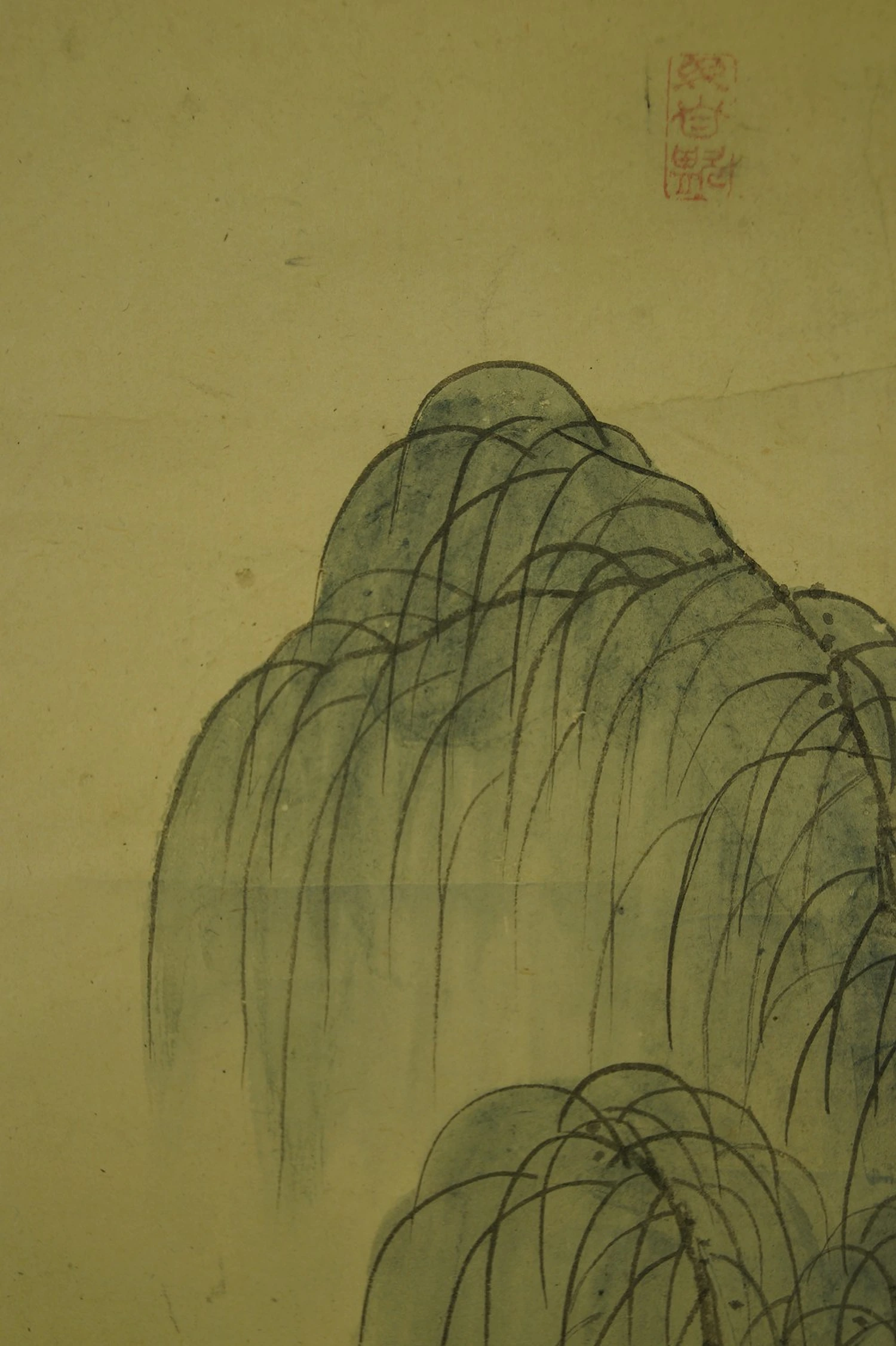 Hina Puppen mit Pfirsichblüten und Vase Landschaft Nahaufnahme