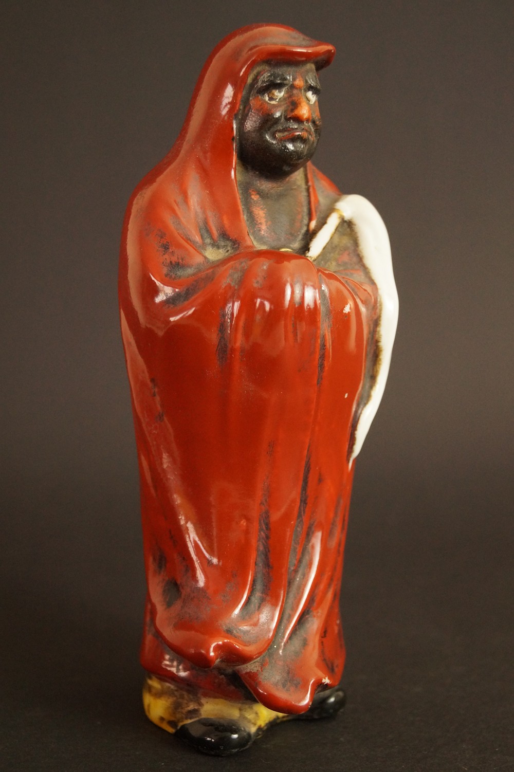 Bodhidharma Daruma Kutani-Figur Seitenansicht