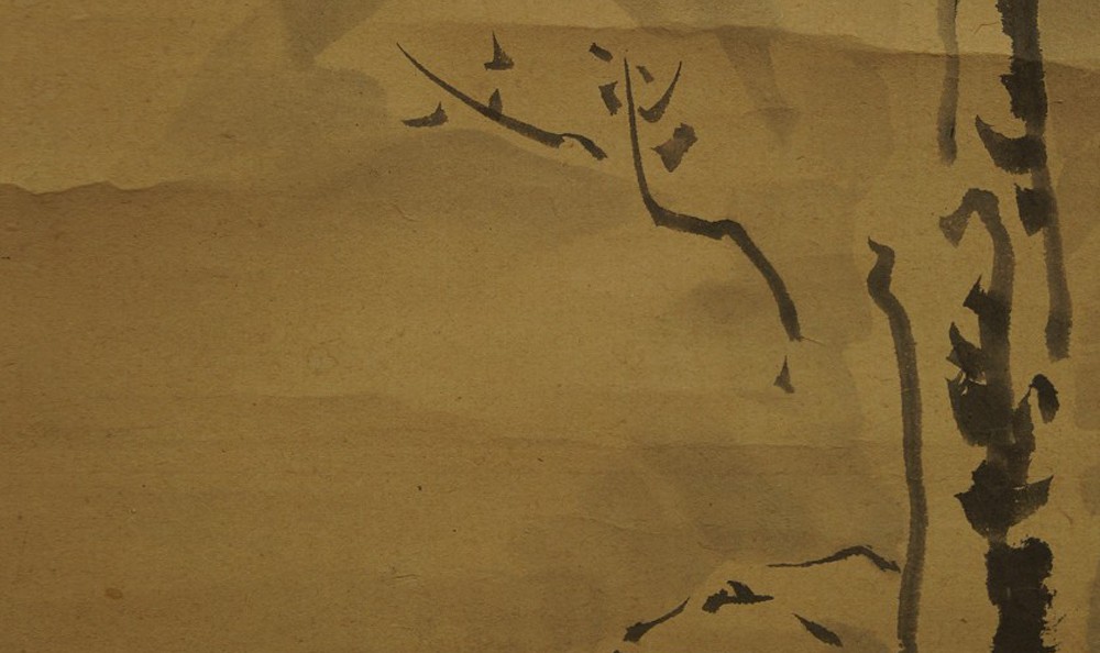 Kakemono von Sakai Hōitsu: Winterlandschaft mit Vögeln über kahlen Bäumen, in Tusche gemalt.