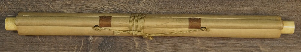 Kakemono zusammengerollt und verschnuert