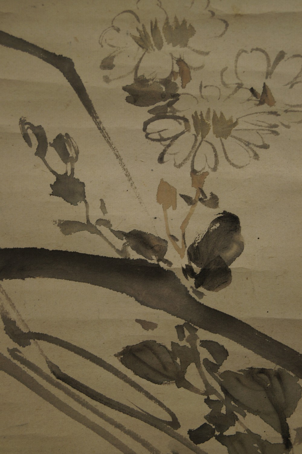 Chrysanthemenblueten und Vogel Motiv Nahaufnahme