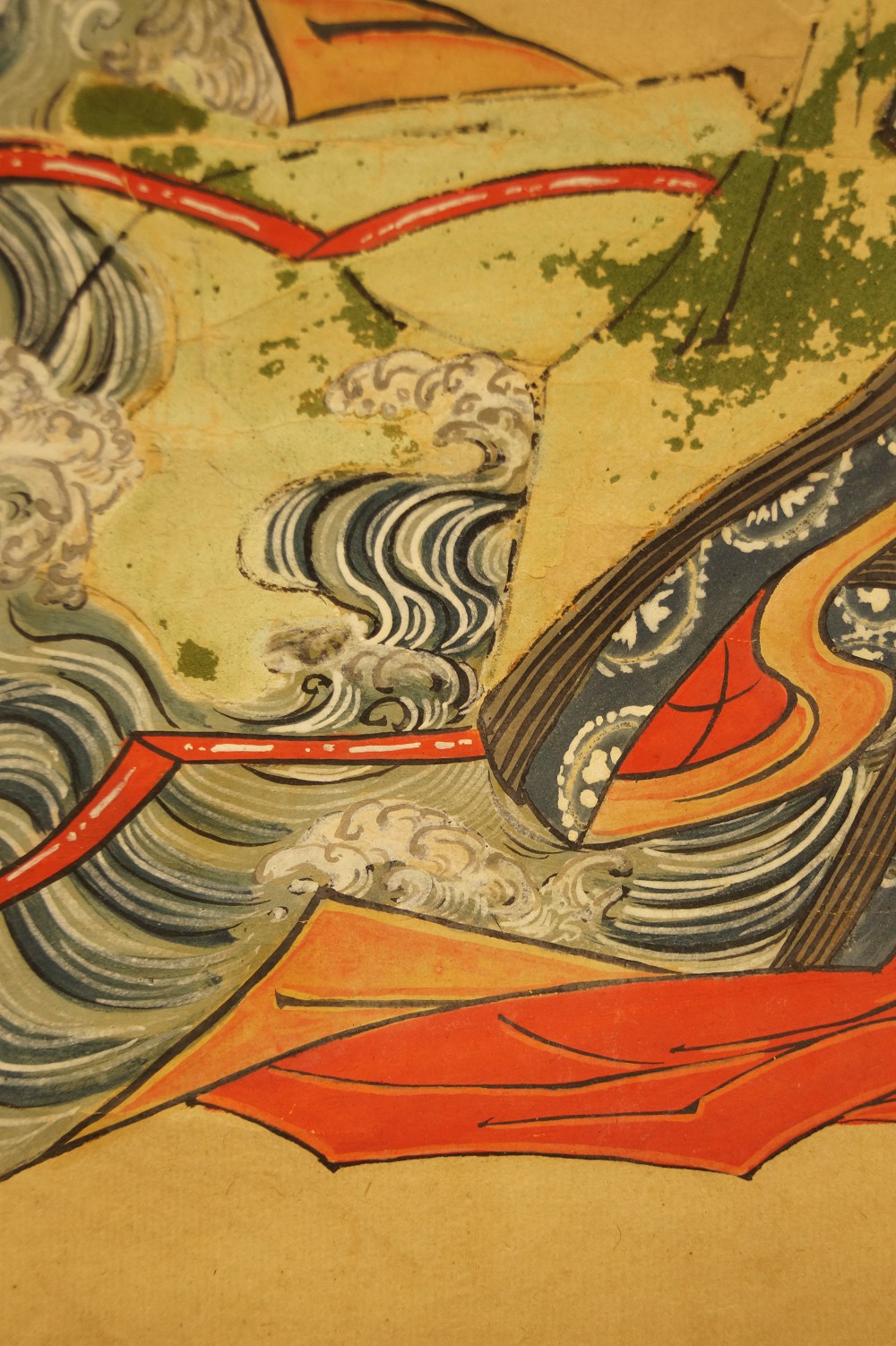 Hoefische Dame der Heian-Zeit Wellenmuster Gewand Motiv Nahaufnahme