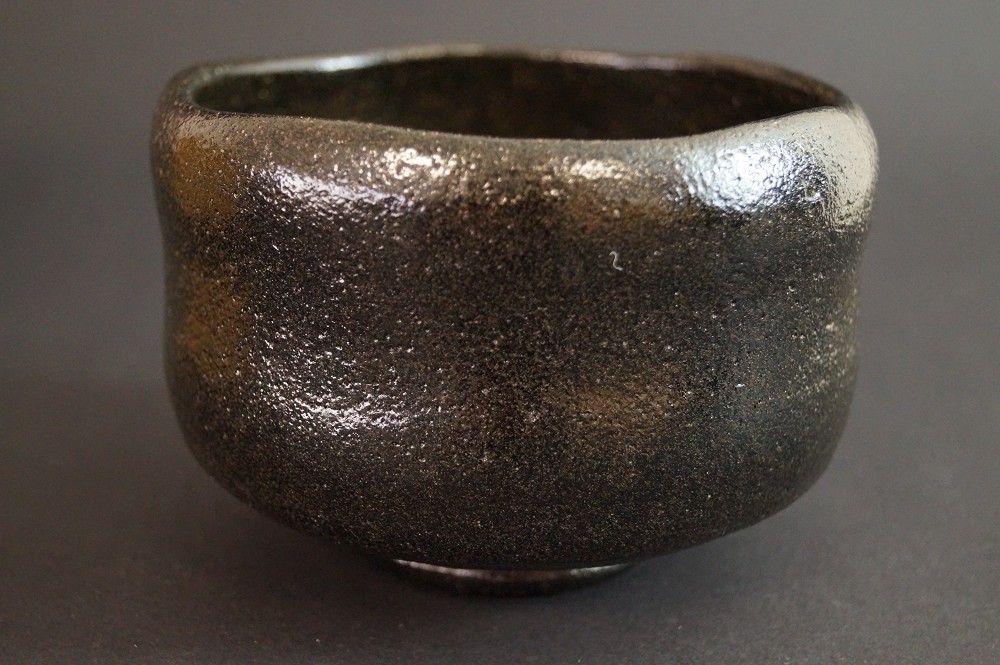 Chawan ceramika Raku od Keizana Ono widok od przodu