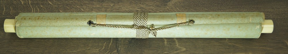 Koi Kakemono zusammengerollt