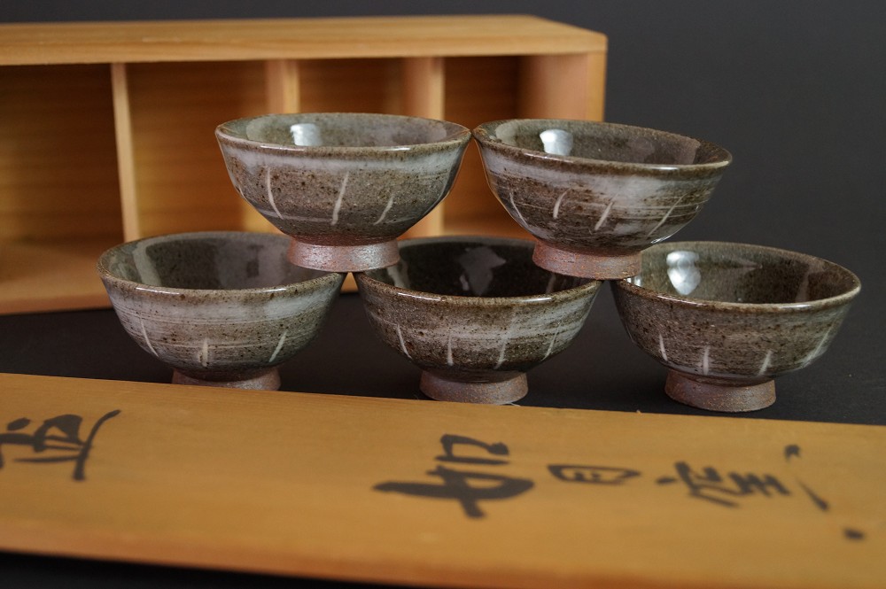 Set di coppe da sake di Morioka Kisaragi vista frontale