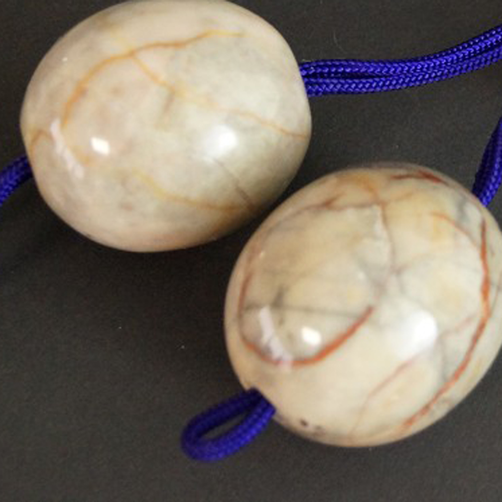 Fuchin Schmuckgewichte für Kakemono - Marmor oval, blaue Quasten