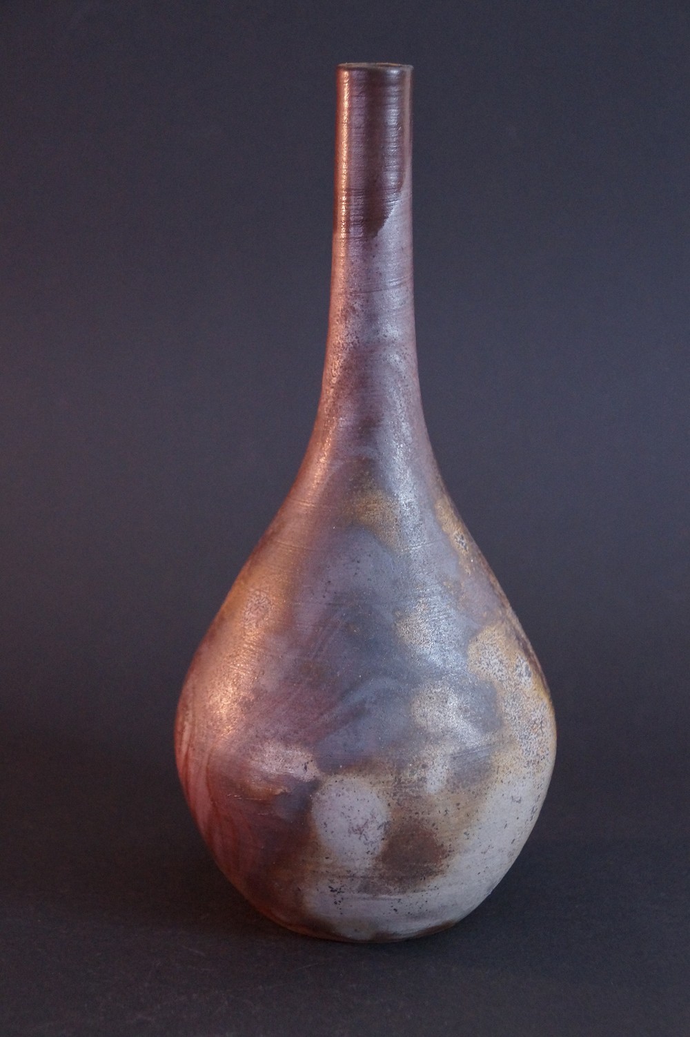 Bizen Vase von Otomokyu Bizen Frontalansicht