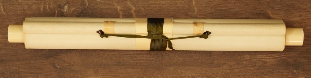 Schnee Mond Blumen Kakemono zusammengerollt