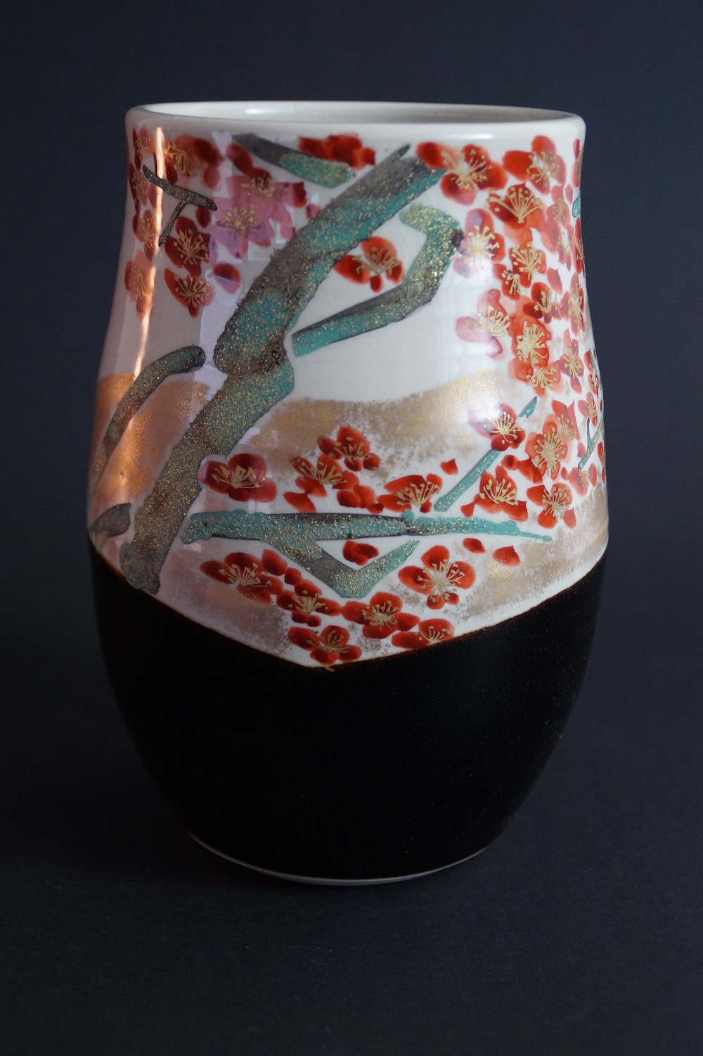 Kutani Vase von Akimori Nakata Seitenansicht