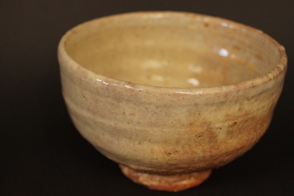 Hagi chawan autorstwa Hirose Tanga widok z boku 1
