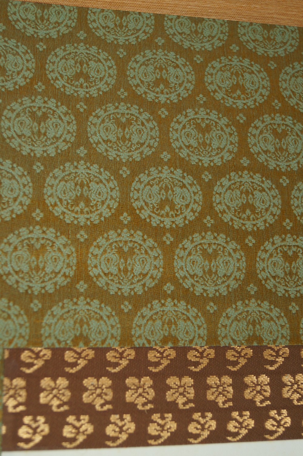 Kakemono Grasender Stier Montierungsdetail
