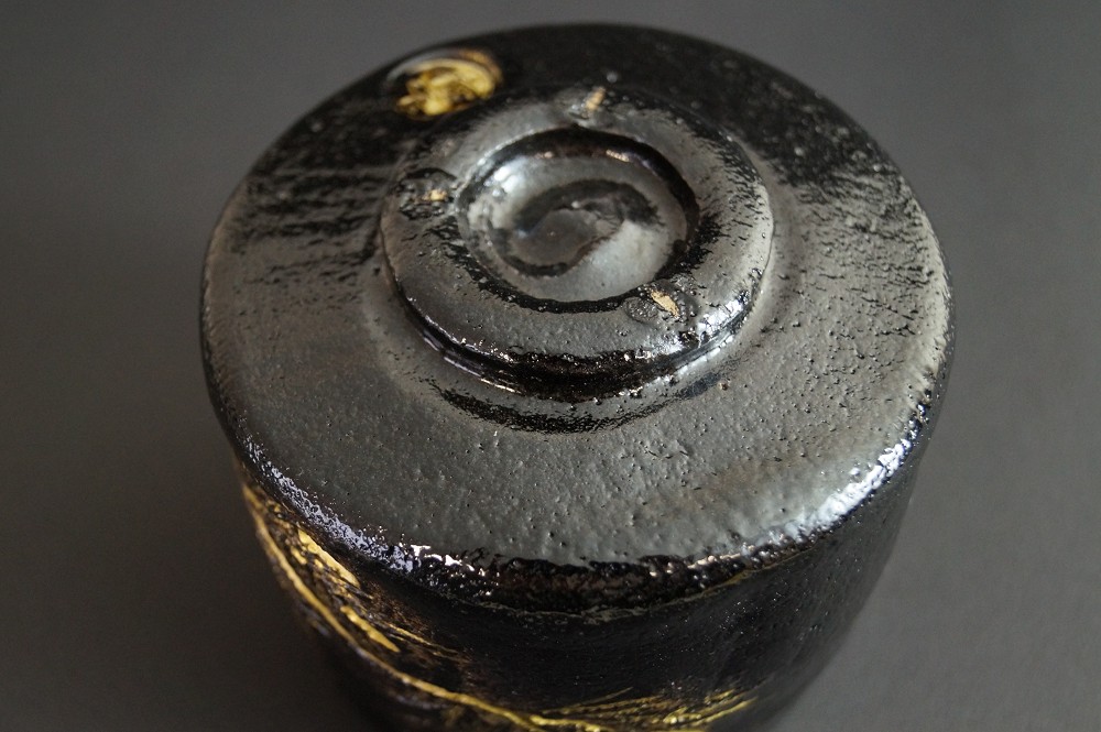 Chawan Raku di Keiraku Ito primo piano del fondo 2