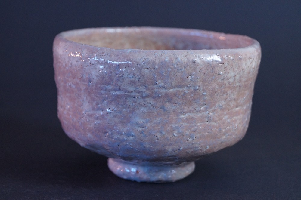 Ciotola da tè chawan in ceramica di Hagi di Koyo Hayashi vista laterale 2