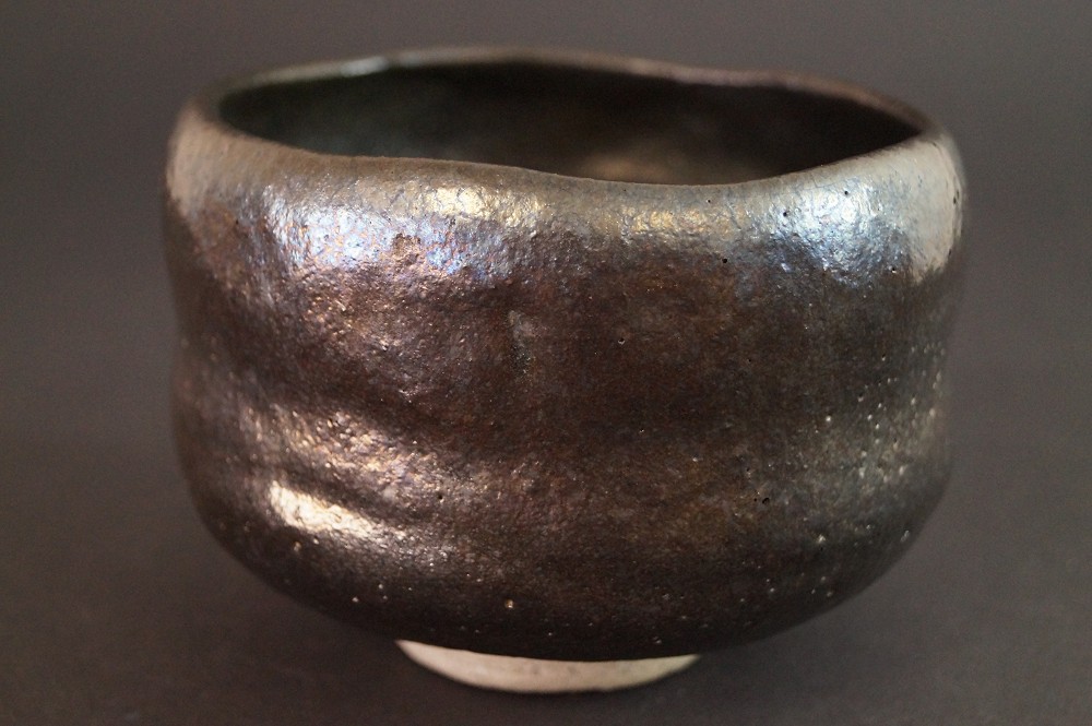 Chawan en céramique Raku par Shoraku Heian Vue de côté 1