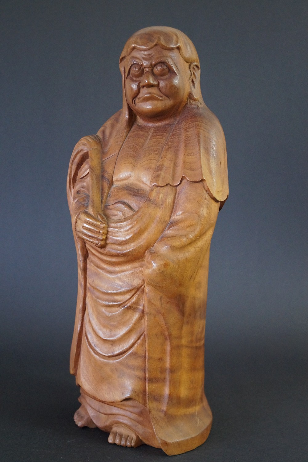 Figure en bois de Bodhidharma vue de face 1