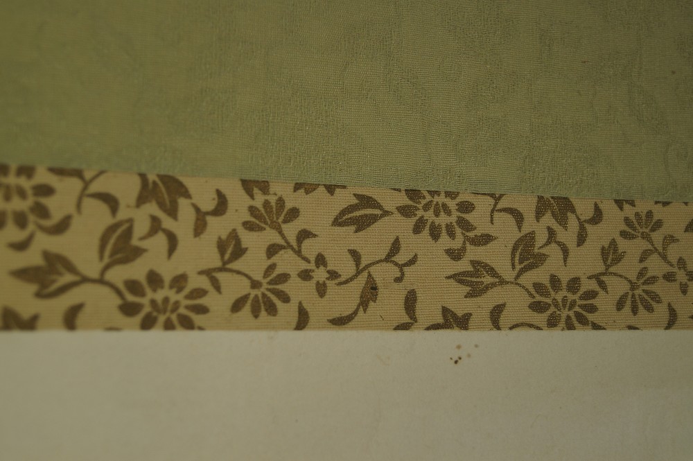 Pflaumenbluete im Schnee Kakemono Montierungsdetail 2