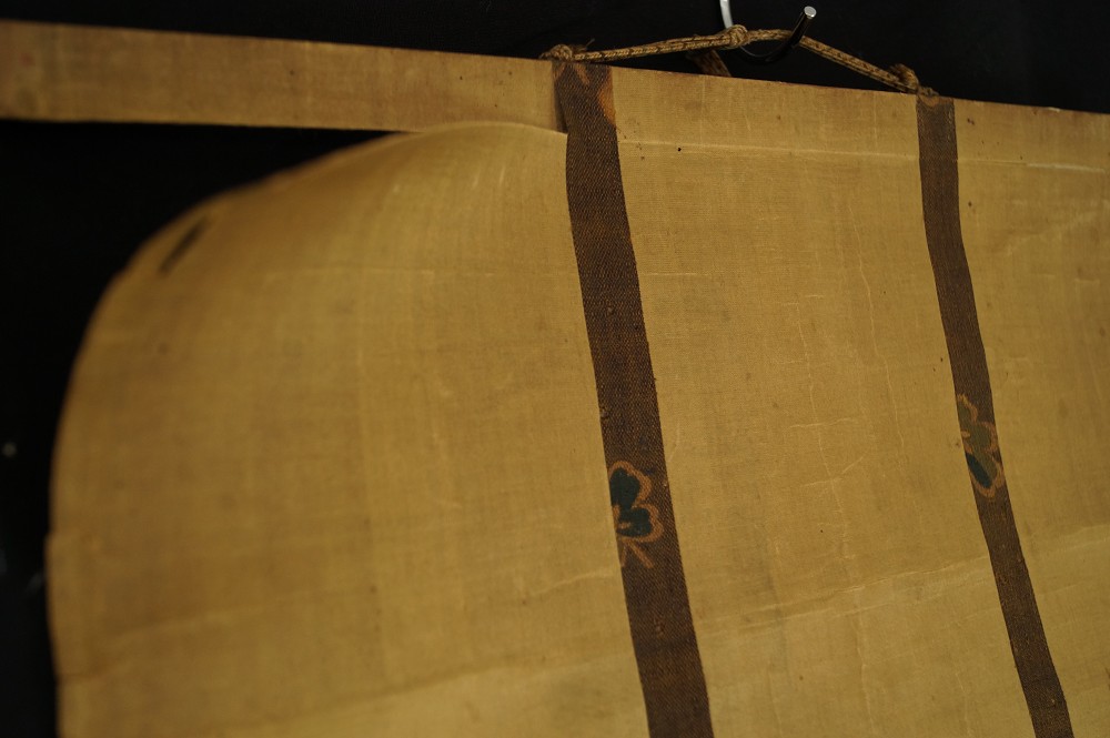 Mounting Jikusaki with Binding Cords Close-Up
