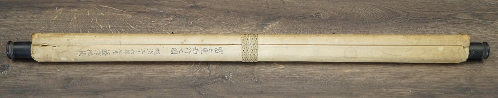 Moench und Berg Fuji Kakemono zusammengerollt