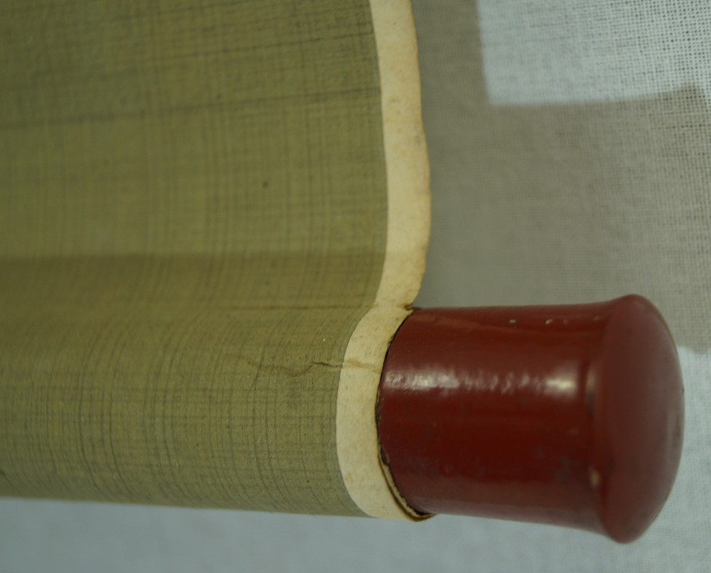 Hina Puppen mit Pflaumenblueten und Vase Rollendetail
