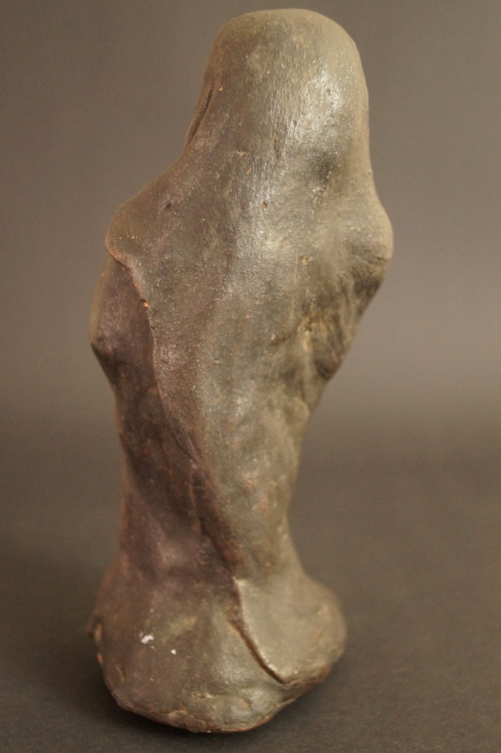 Bodhidharma Daruma Figur Rueckansicht