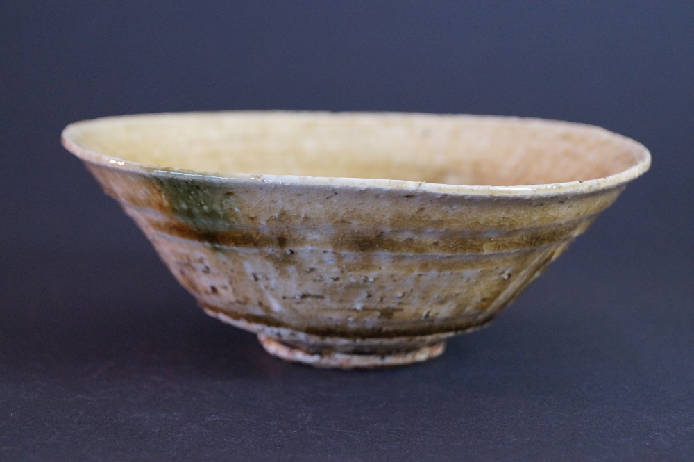 Cuenco de té de Seto chawan de Jyotetsu Yamaguchi vista lateral 2
