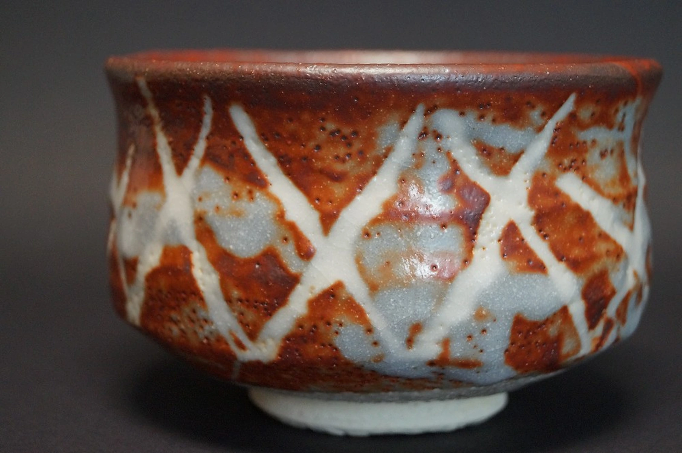 Chawan ceramica Shino ispirato a Rosanjin vista frontale