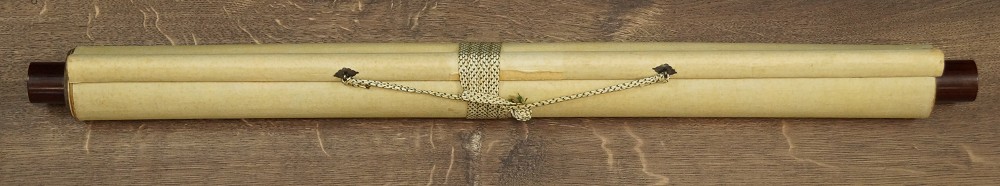 Spatzen und Chrysanthemen Rollbild Kakemono zusammengerollt
