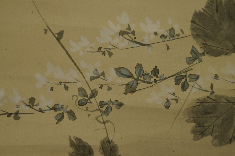Herbes au clair de lune par Shodo motif de fleurs gros plan