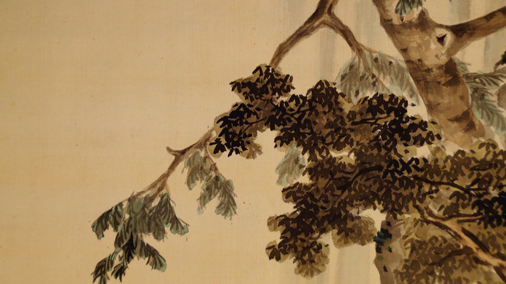Nahaufnahme des springenden Karpfens im Kakemono Karpfen unter dem Wasserfall von Takekawa Tomohiro