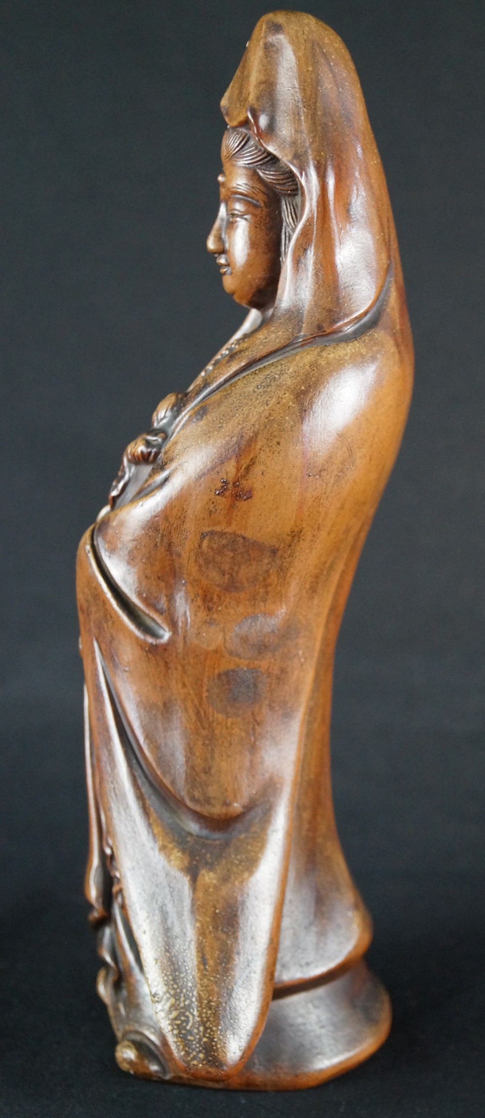 Kannon Figur Bizen Keramik Seitenansicht 1