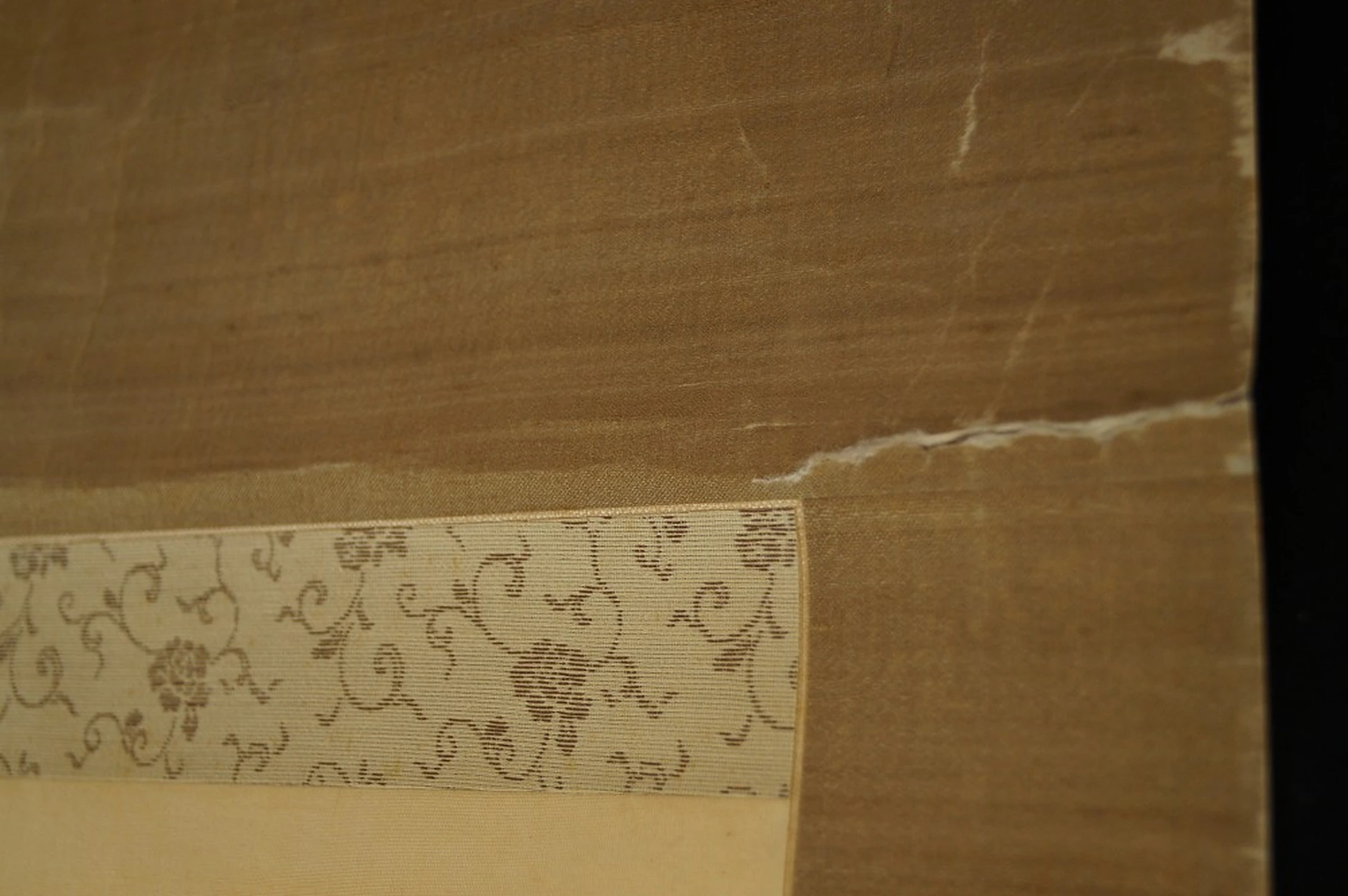 Kakemono Contemplative Lady Mounting Detail of the Fabric Border