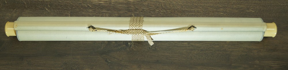 Kalligrafie Pfirsiche und Pflaumen Kakemono zusammengerollt