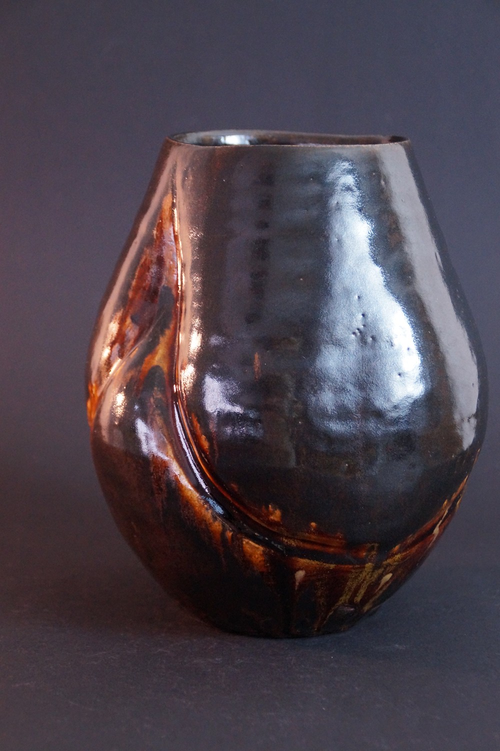 Vase Seto par Shunrei Kato vue de face