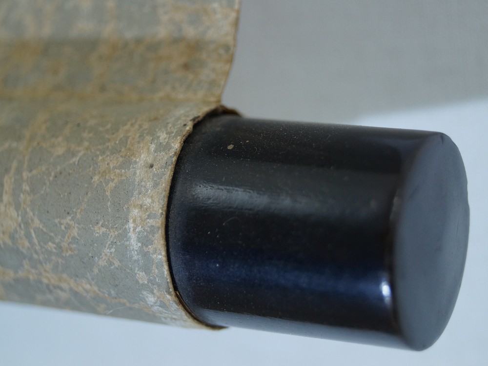 Hundewelpen im Gras Kakemono Rollendetail