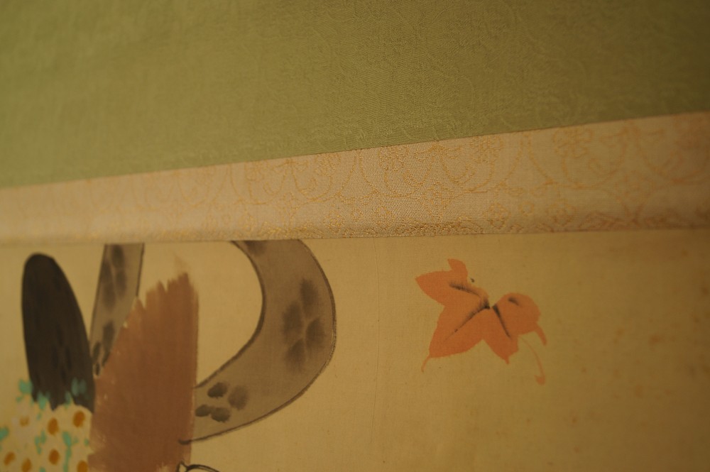 Blumen und Herbstlaub Montierungsdetail