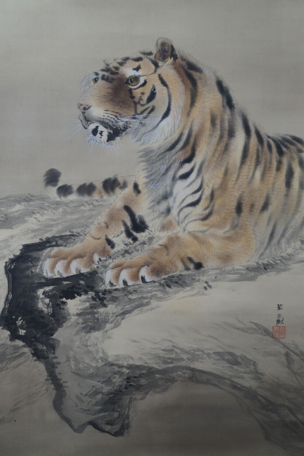 Weitere Ansicht des Gesamtmotivs des Tigers auf dem Felsen mit Signatur, ohne Rahmung