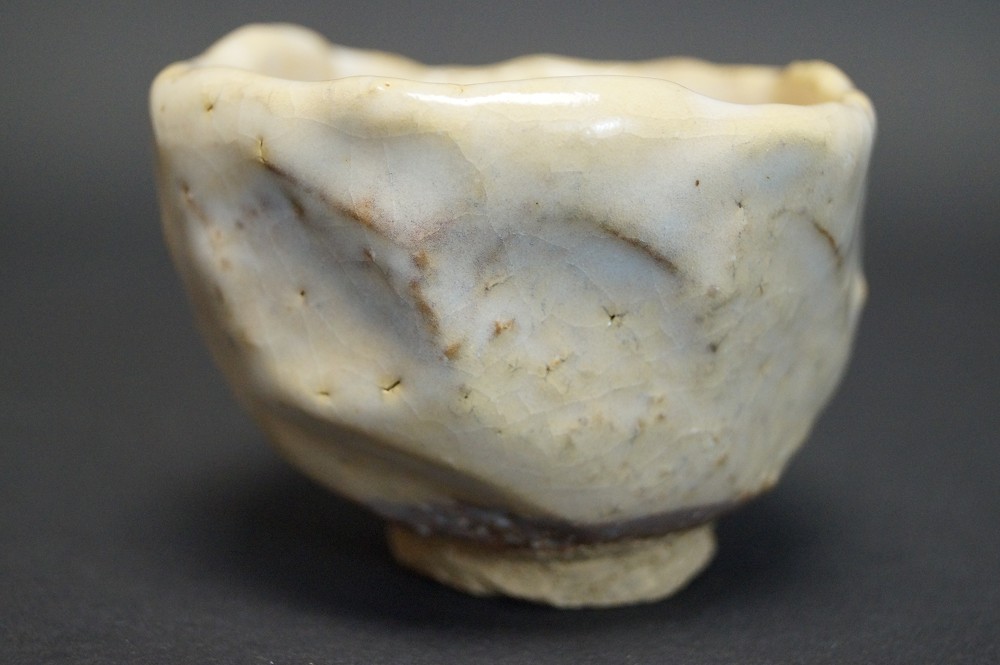 Sake Schale Guinomi Hagi von Seigan Yamane Seitenansicht 1