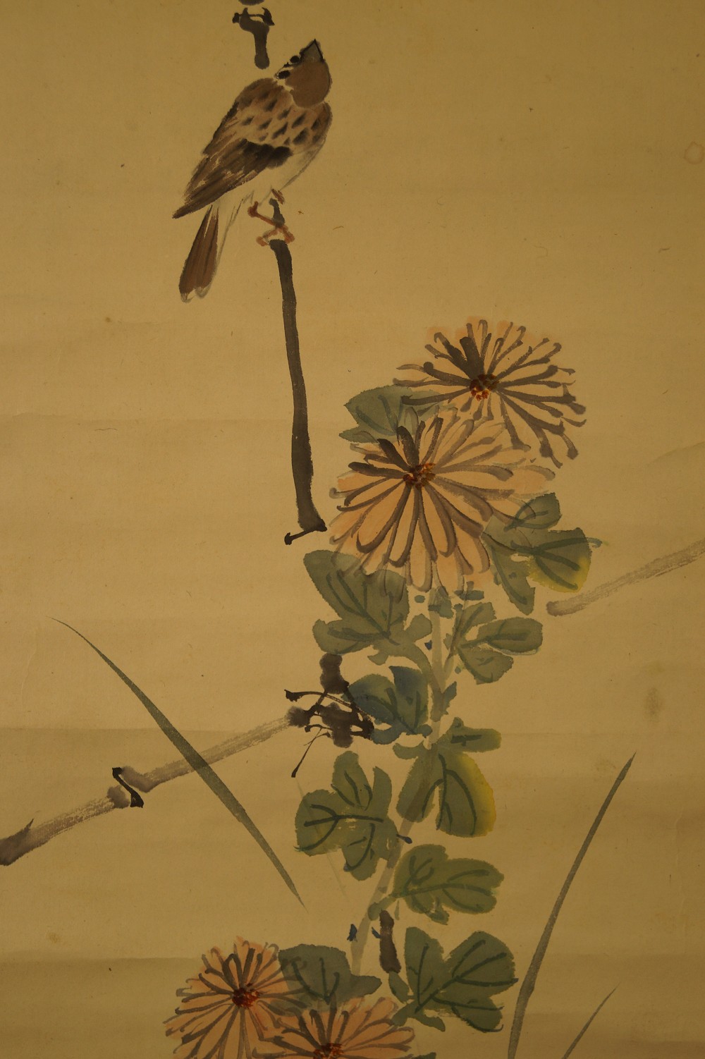 Moineau Kakemono motif de chrysanthèmes gros plan 1