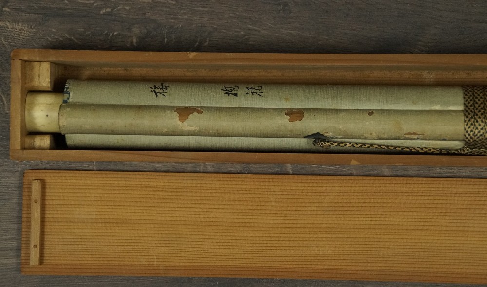 Bluehender Pflaumenzweig von Sakai Houki Kakemono in Aufbewahrungsbox