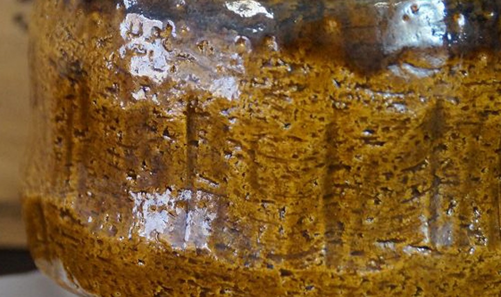 Chawan aus Raku-Keramik von Yoshimura Rakunyū: handgeformte Teeschale.