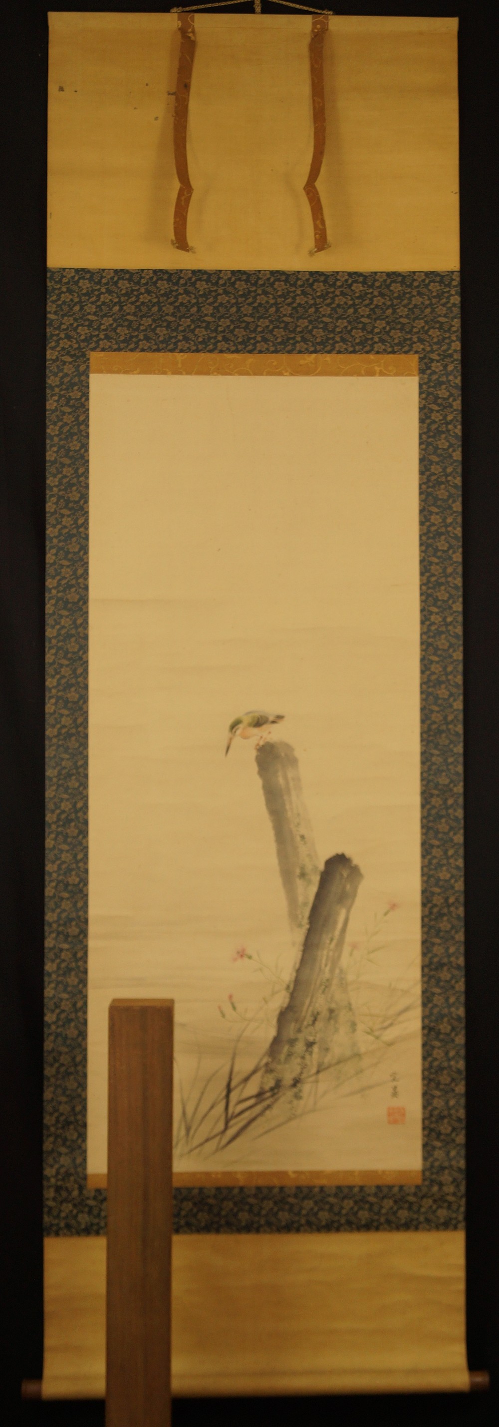 Japanisches Rollbild mit Eisvogel auf einem Ast Gesamtansicht Rollbild