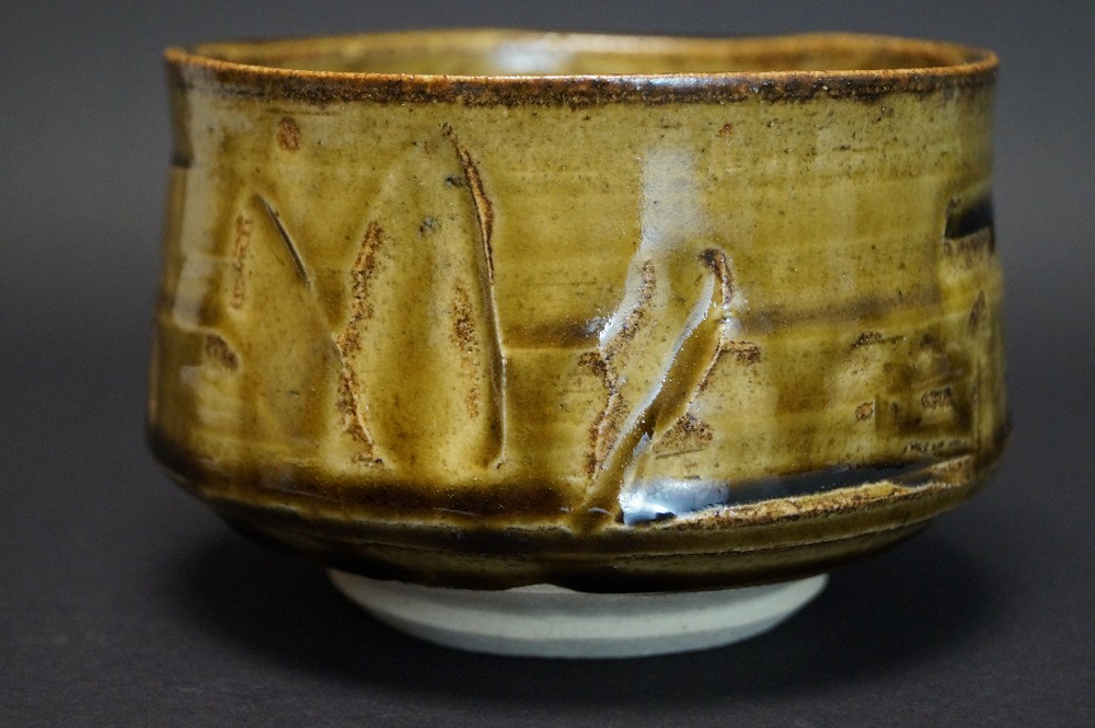 Ciotola da tè chawan Seto di Kazufumi Wada vista laterale 1