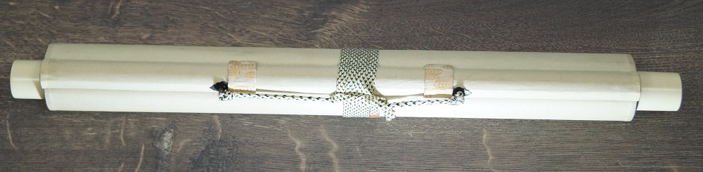 Weintrauben Rollbild Kakemono zusammengerollt